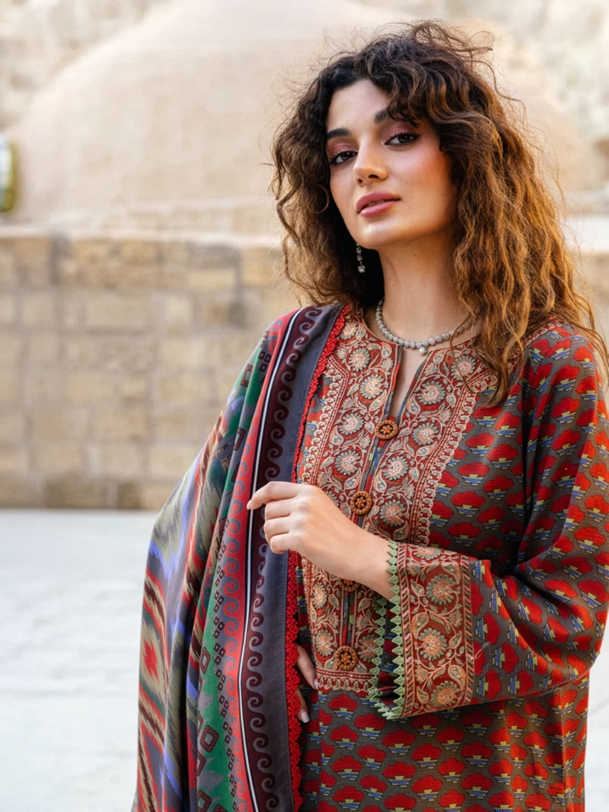 Embroidered Khaddar 3-Piece Suit – RZ190