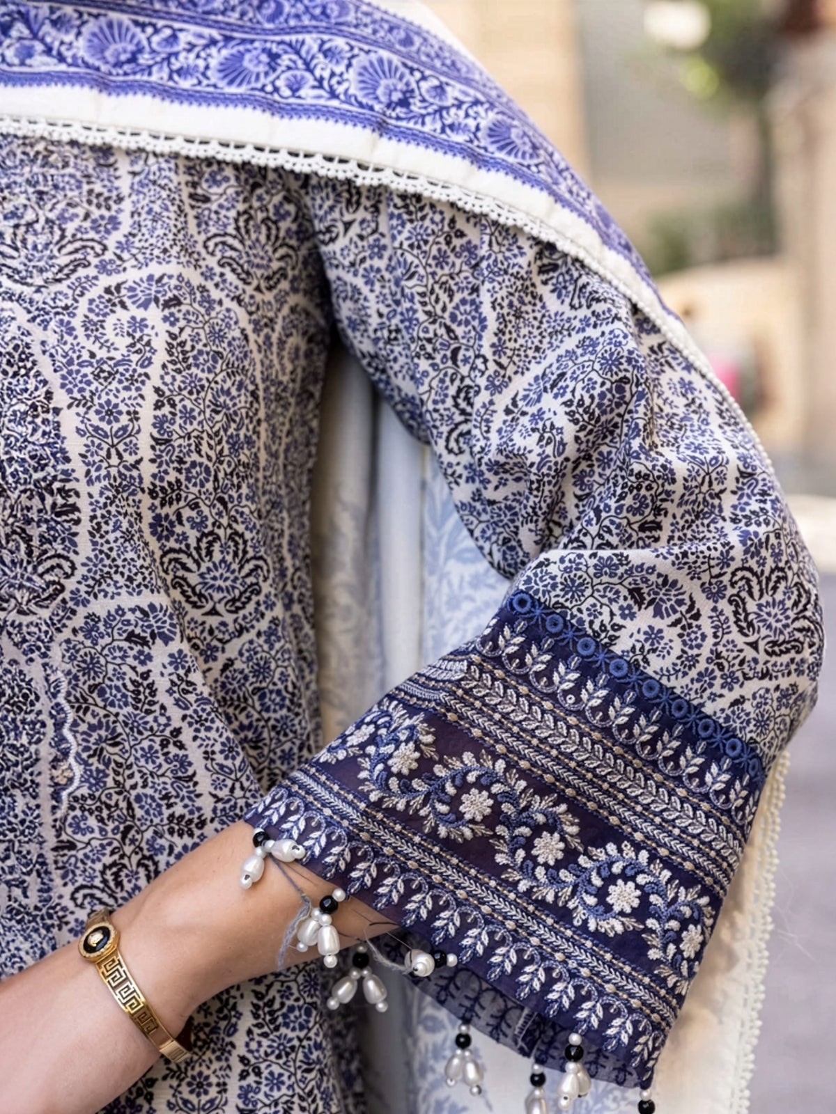 Blue Embroidered Khaddar 3-Piece Suit – RZ187