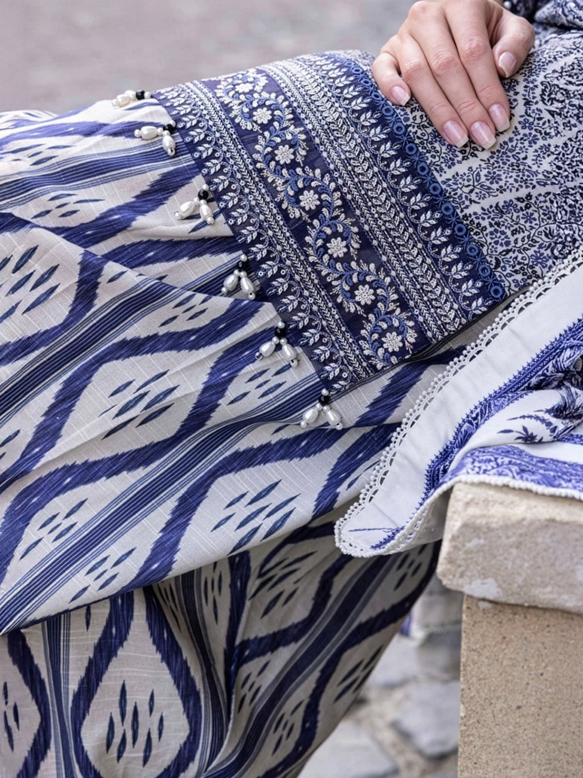 Blue Embroidered Khaddar 3-Piece Suit – RZ187